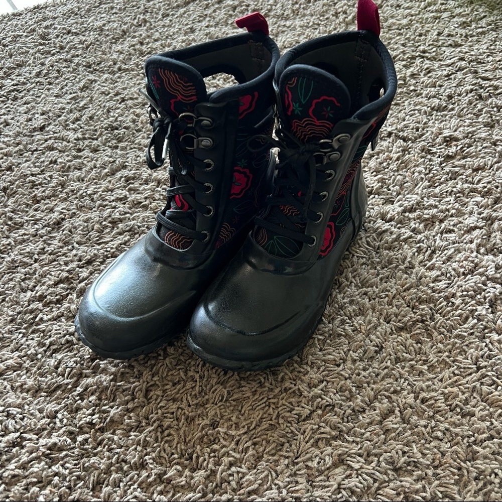 Girls Bogs, size 1